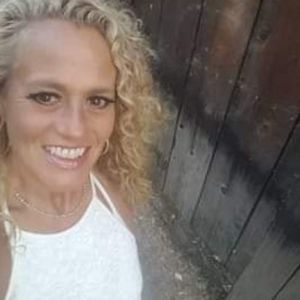 Meet your Posher, Lara